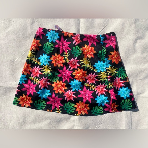 Alvins Island Dresses & Skirts - Alvins Island Tropical Floral Multicolor Lightweight Mini Skirt Small EUC